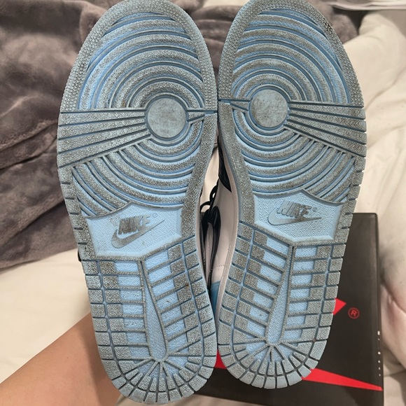 Jordan 1 Blue Chill - Picture 3 of 5